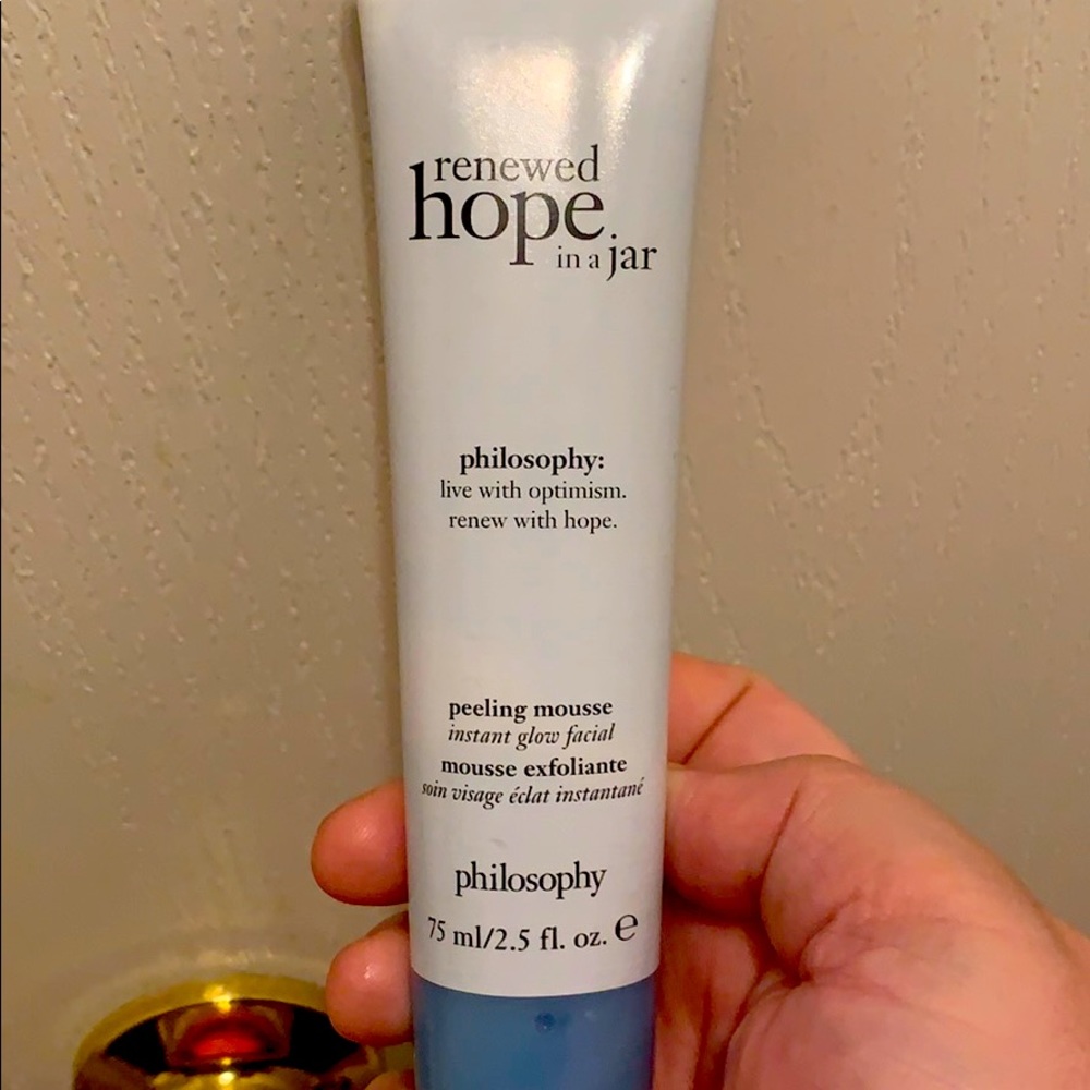 LIKE NEW PHILOSOPHY RENEWED HOPE IN A JAR MASK.